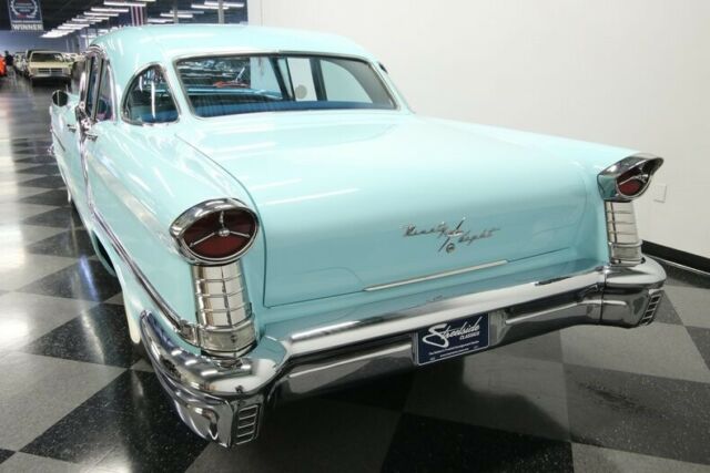 Oldsmobile Ninety-Eight 1957 image number 10