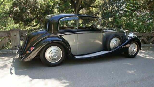 Bentley 4 1/4 Litre H.J. Mulliner Sports Coupe 1938 image number 6