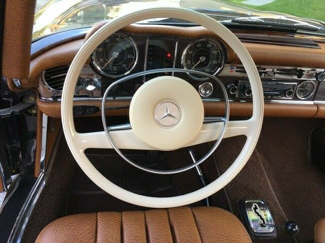 Mercedes-Benz SL-Class 1971 image number 14