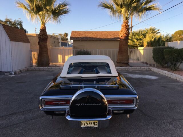 Ford Thunderbird Roadster 1964 image number 30