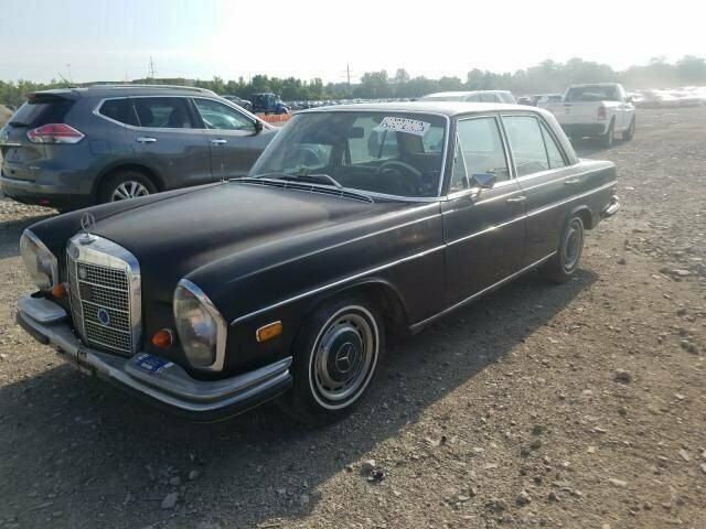 Mercedes-Benz 280SE 1968 image number 1