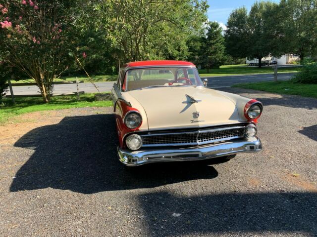 Ford Fairlane 1955 image number 26