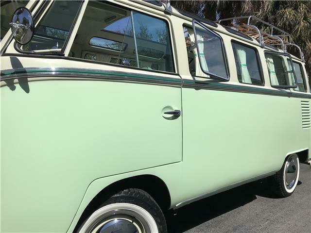 Volkswagen Bus/Vanagon 1974 image number 15