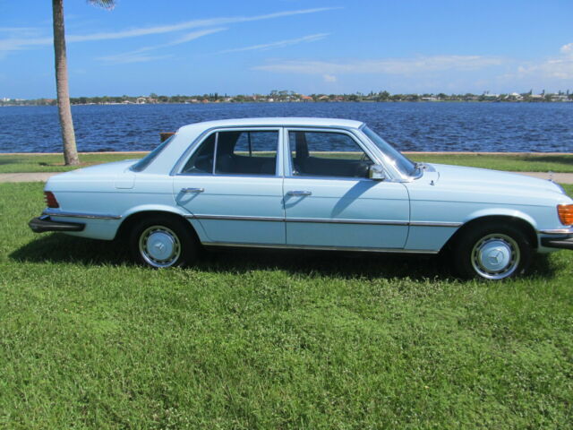 Mercedes-Benz S-Class 1973 image number 4