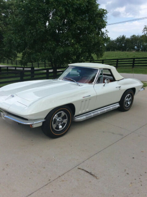 Chevrolet Corvette 1965 image number 0