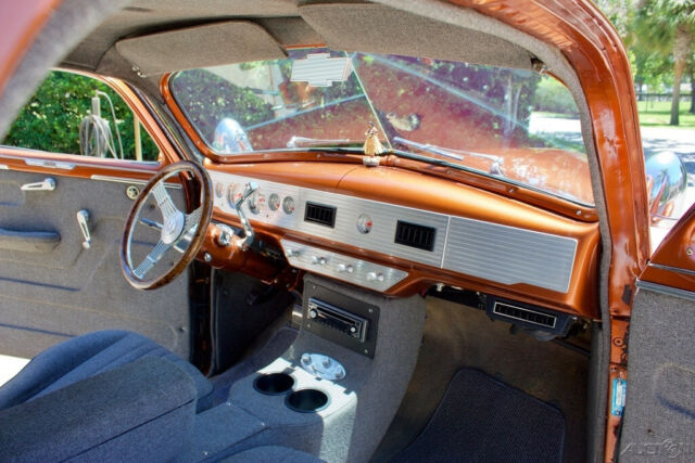 Chevrolet Fleetline Aero-Sedan 1947 image number 41