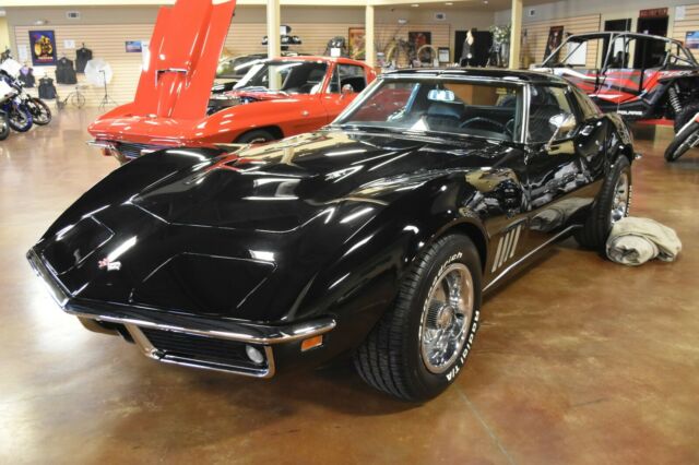 Chevrolet Corvette 1969 image number 2