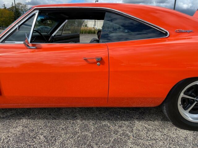 Dodge Charger 1970 image number 16