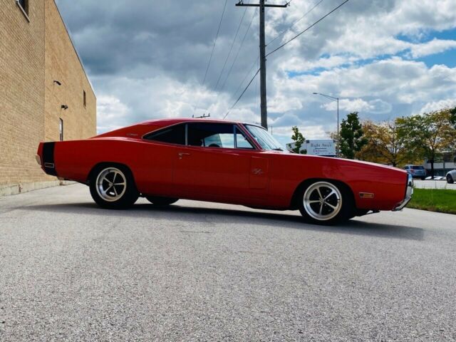 Dodge Charger 1970 image number 28