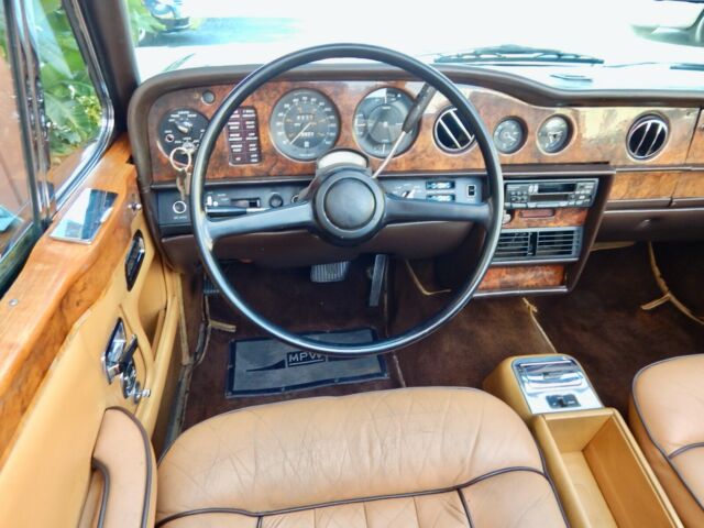 Rolls-Royce Corniche 1977 image number 15