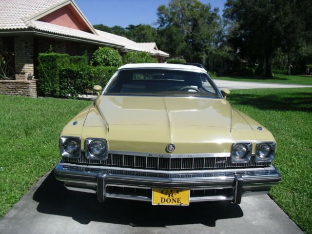 Buick LeSabre 1974 image number 1