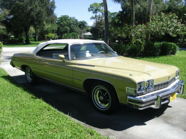 Buick LeSabre 1974 image number 2