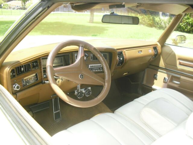 Buick LeSabre 1974 image number 21