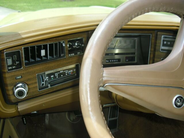 Buick LeSabre 1974 image number 22