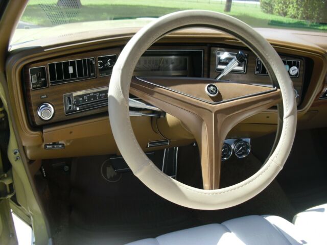 Buick LeSabre 1974 image number 30