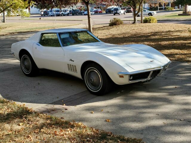 Chevrolet Corvette 1969 image number 2