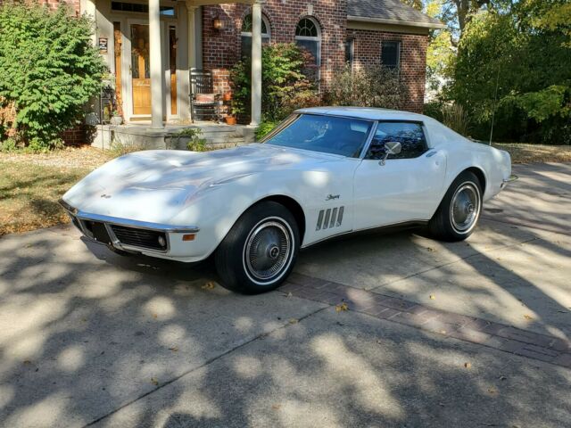 Chevrolet Corvette 1969 image number 24