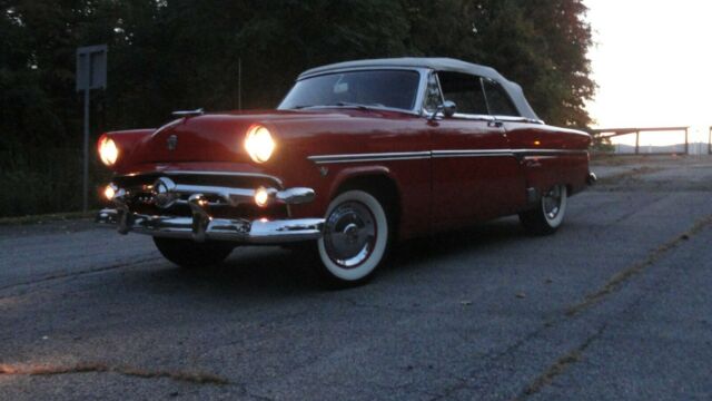 Ford Sunliner 1954 image number 0