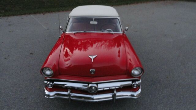 Ford Sunliner 1954 image number 10