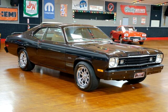 Plymouth Duster 1974 image number 19