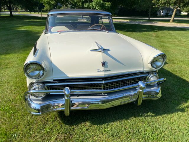 Ford Sunliner 1955 image number 0