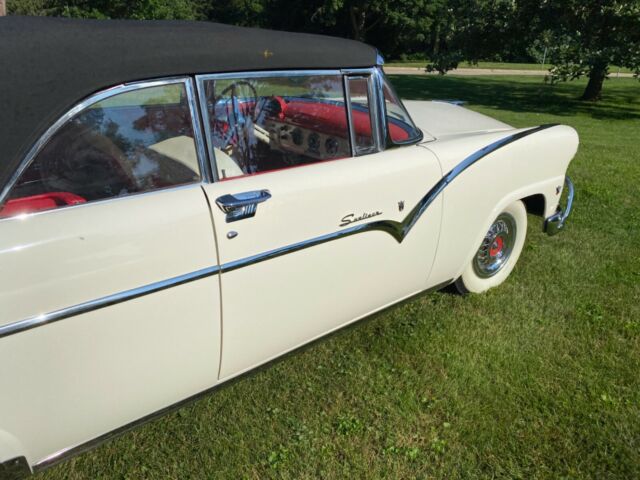 Ford Sunliner 1955 image number 1