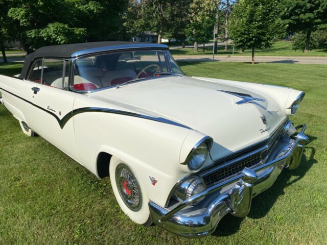 Ford Sunliner 1955 image number 10