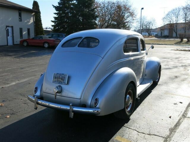 Ford Deluxe Tudor Sedan, 1939 image number 33