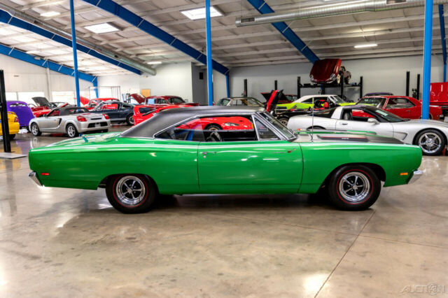 Plymouth Road Runner 1969 image number 27