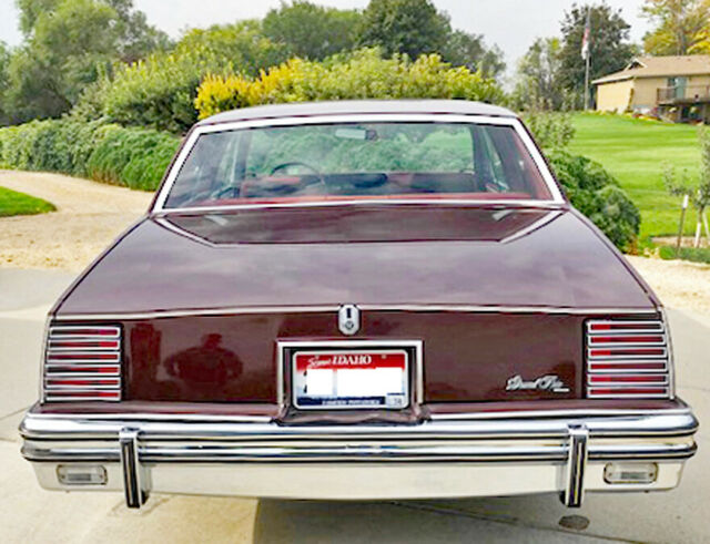 Pontiac Grand Prix 1978 image number 12