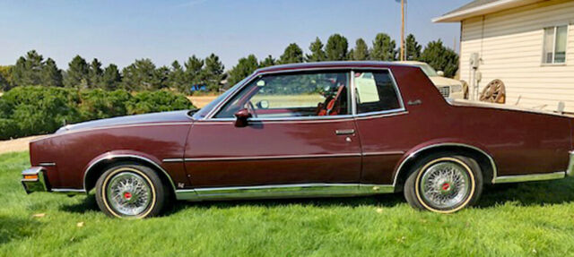 Pontiac Grand Prix 1978 image number 23