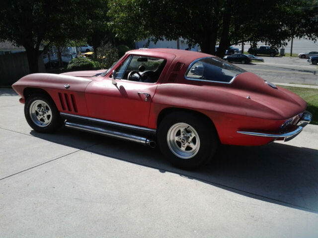 Chevrolet Corvette 1965 image number 24