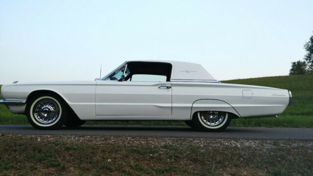 Ford Thunderbird 1966 image number 2