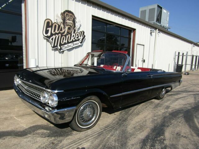 Ford Galaxie 1961 image number 0