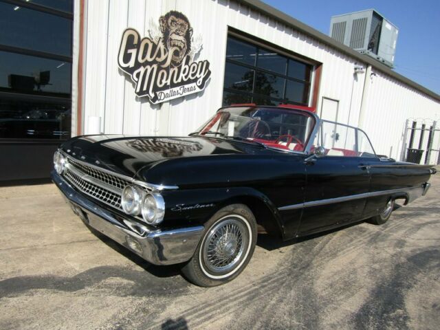 Ford Galaxie 1961 image number 1