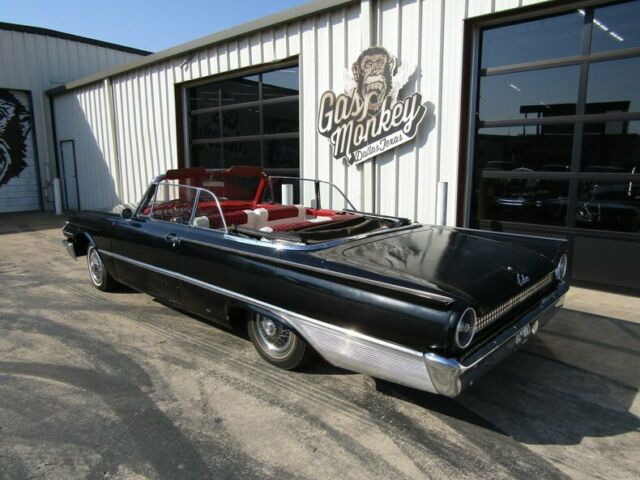 Ford Galaxie 1961 image number 15