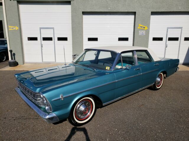 Ford Galaxie 1966 image number 1