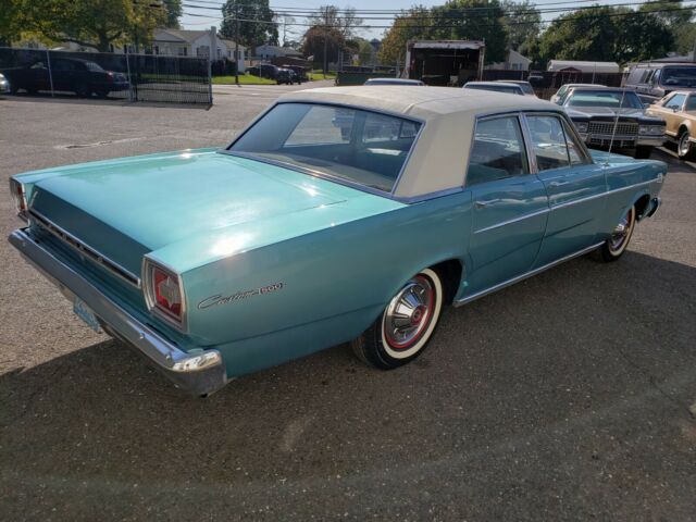 Ford Galaxie 1966 image number 29