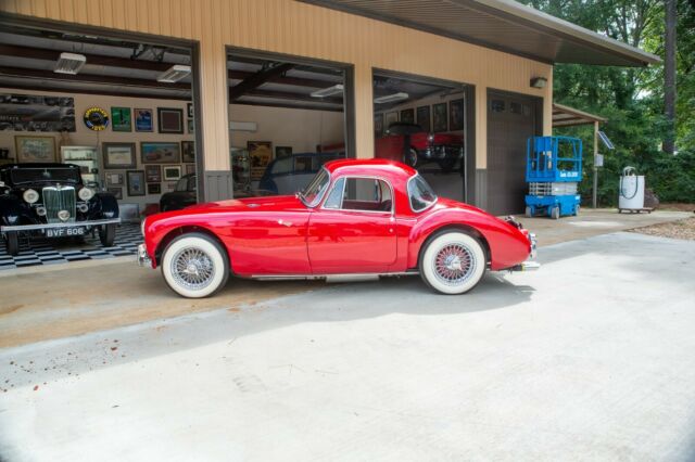 MG MGA Fixed Head Coupe 1962 image number 29