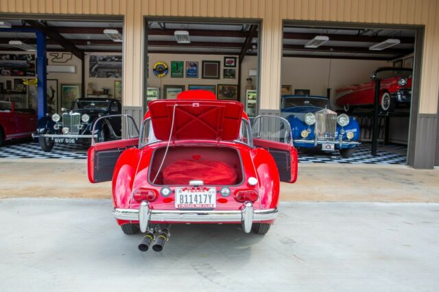 MG MGA Fixed Head Coupe 1962 image number 8