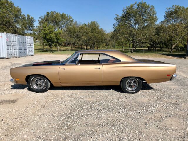 Plymouth Road Runner 1969 image number 22