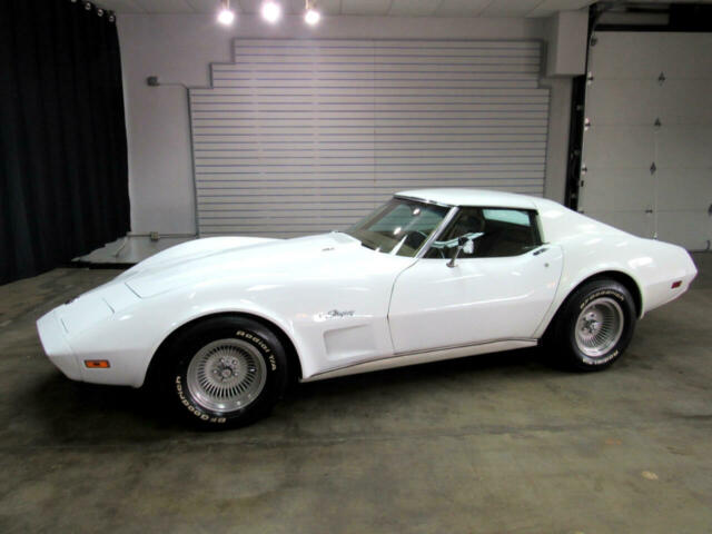 Chevrolet Corvette 1974 image number 36