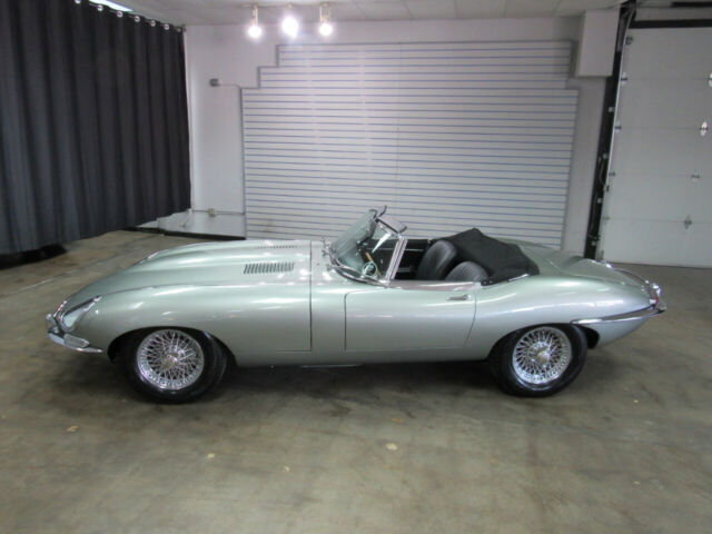 Jaguar XK-E 1967 image number 17