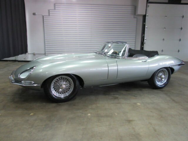 Jaguar XK-E 1967 image number 23