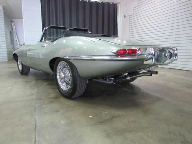 Jaguar XK-E 1967 image number 28