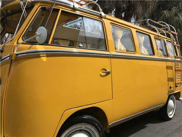 Volkswagen Bus/Vanagon 1973 image number 17