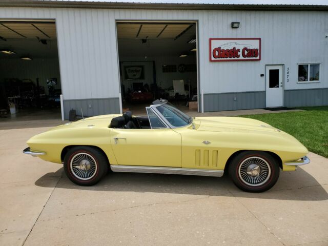 Chevrolet Corvette 1966 image number 11