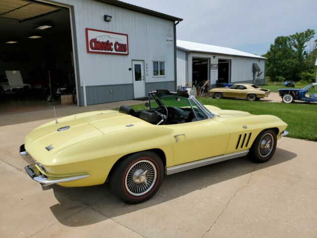 Chevrolet Corvette 1966 image number 12