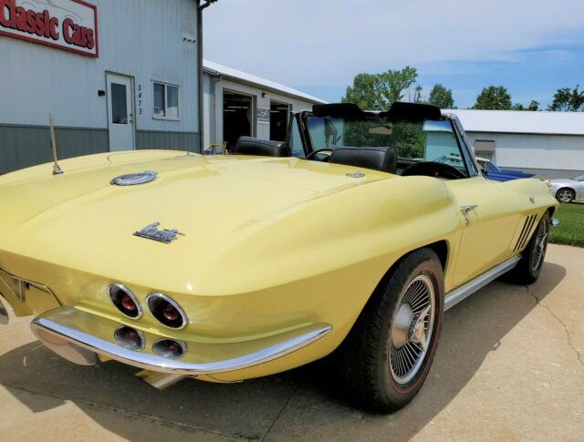 Chevrolet Corvette 1966 image number 14