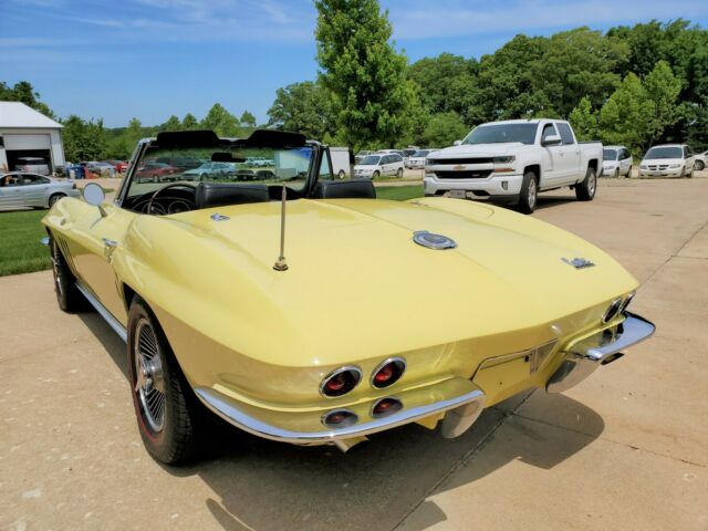 Chevrolet Corvette 1966 image number 15